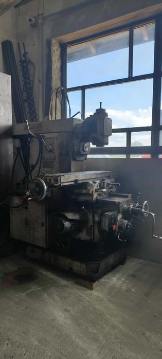 Frezarka uniwersalna Stanko 6P81
