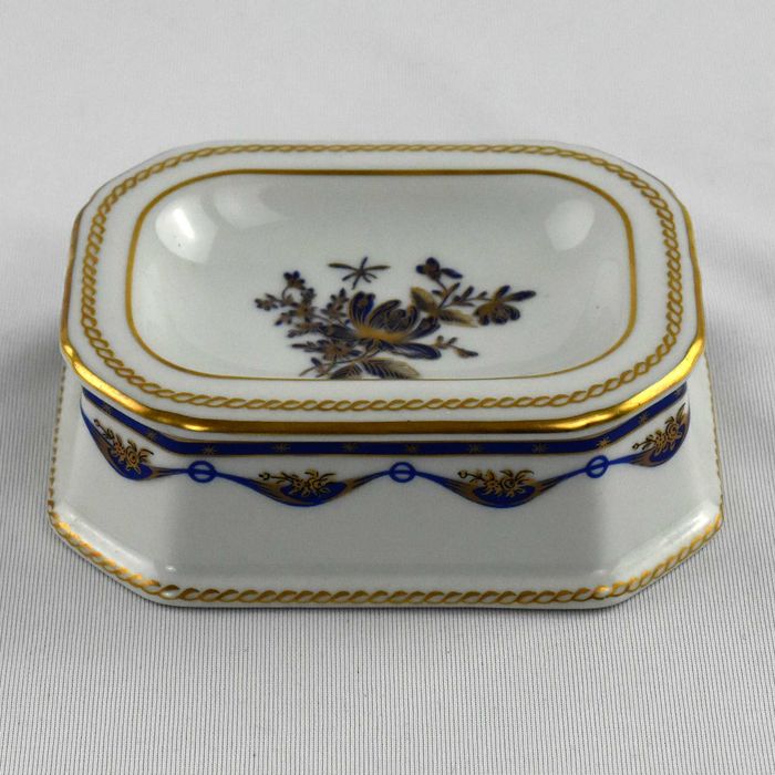 Saleiro em porcelana Vista Alegre decoração Fontainebleau