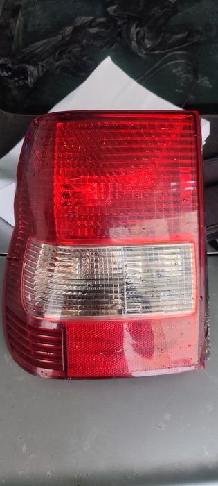 Mitsubishi Pajero pinin farolins