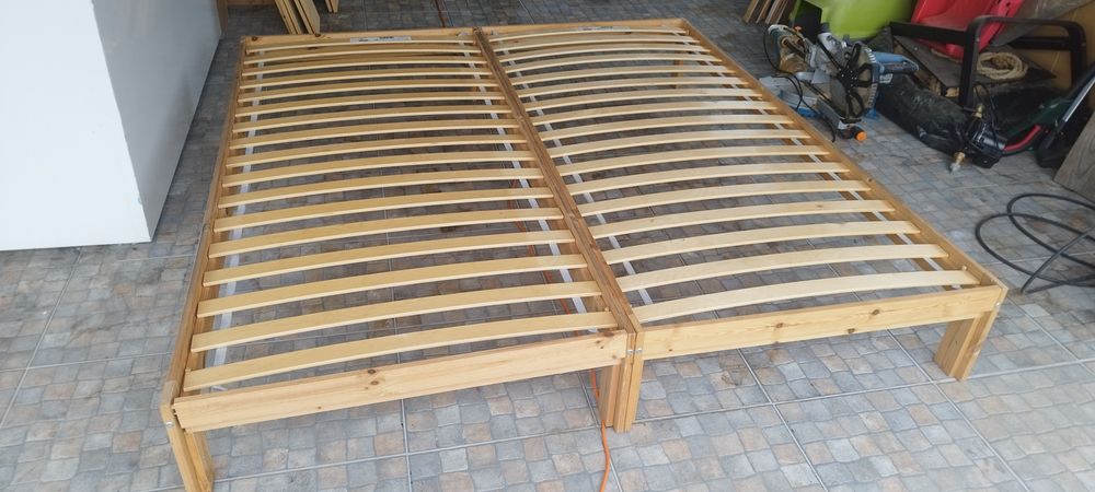 2 Camas + comoda + colchão