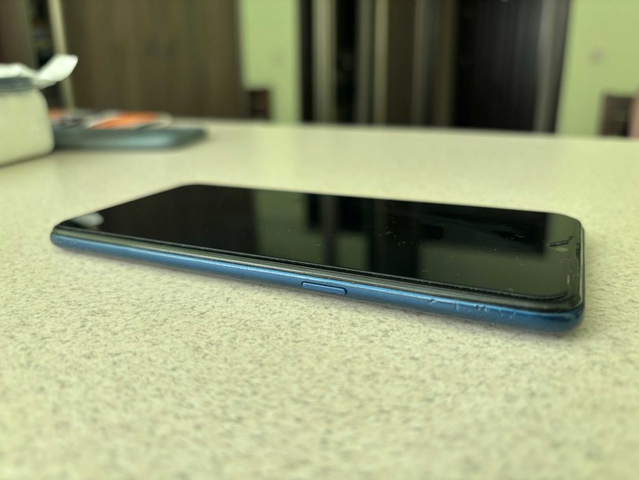 Продам Samsung galaxy a10s 2/32