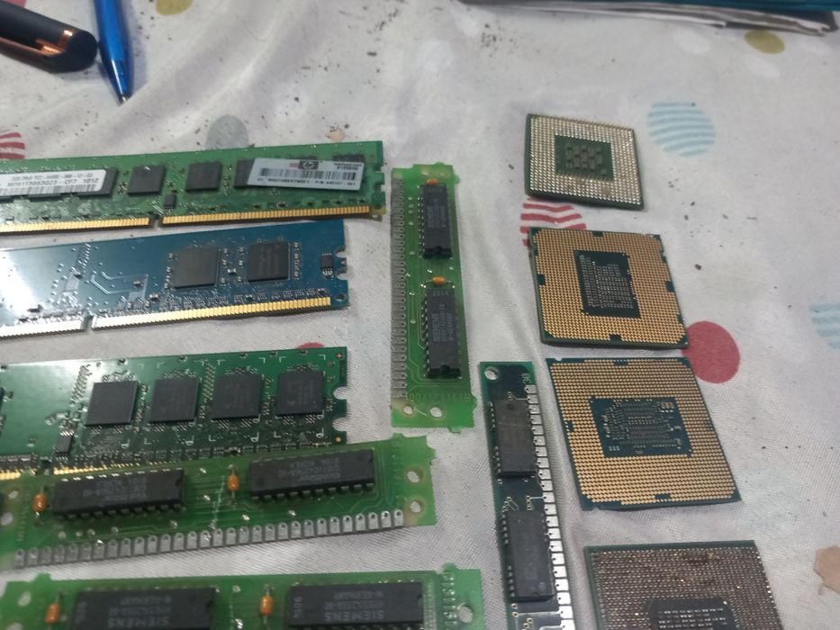 Lote  memórias RAM.