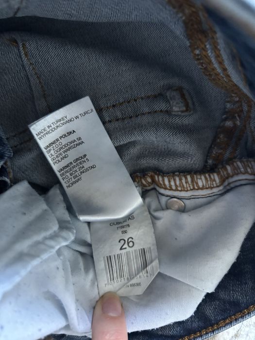 Damskie spodnie jeansowe rurki