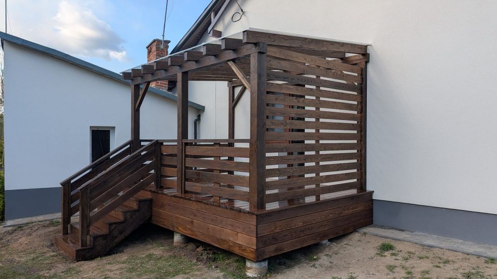 Taras drewniany, zadaszenie tarasu, altana, pergola