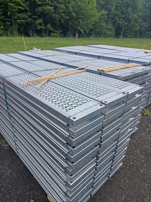 Wynajem Rusztowań Elewacyjnych