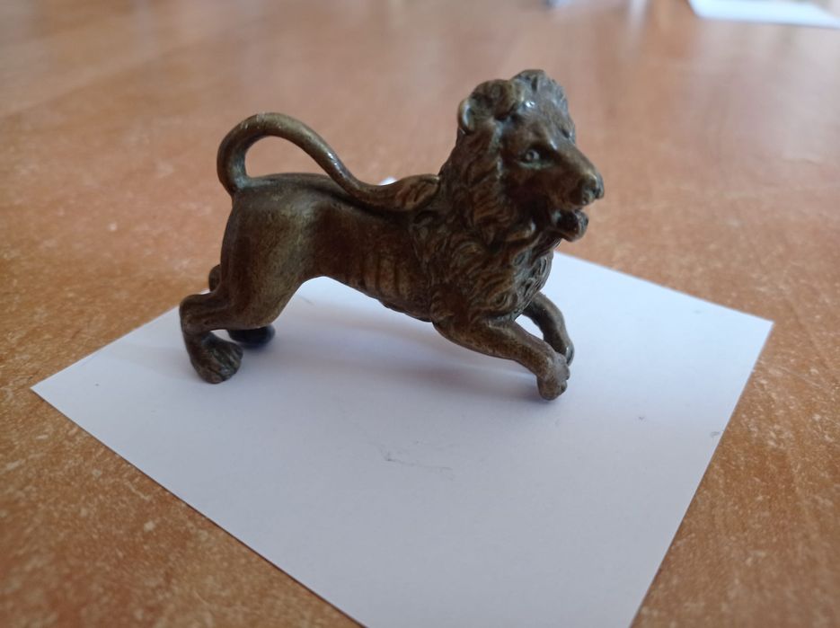Leão em bronze - peça centenária