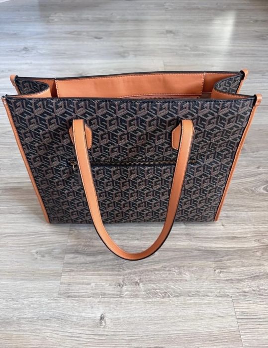 Shopperka Guess piekna jak nowa