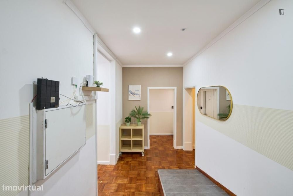 Quarto - localizado em Alameda Lisbon