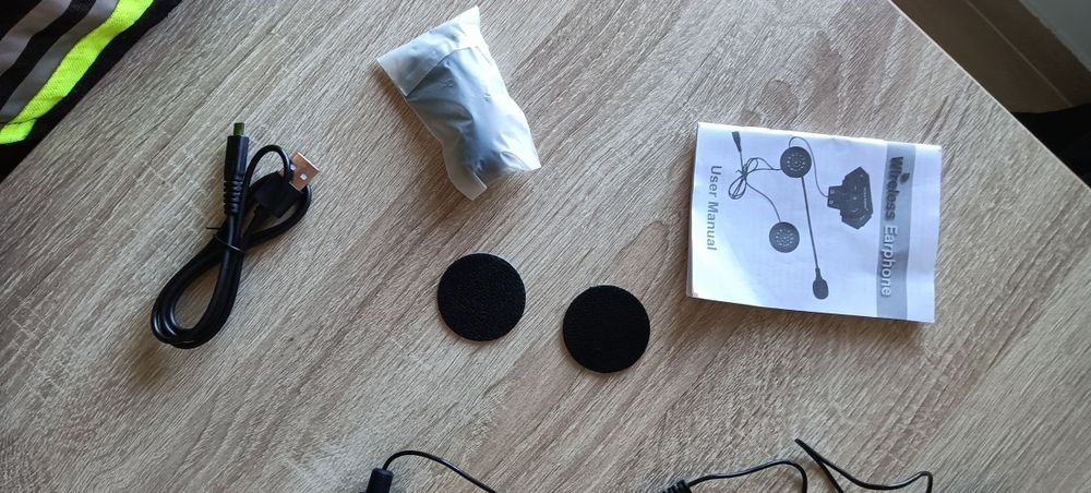 Fones de ouvido para capacete