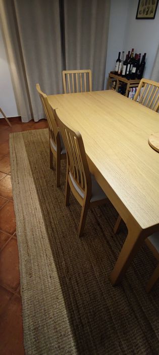 Mesa e 6 cadeiras (IKEA)
