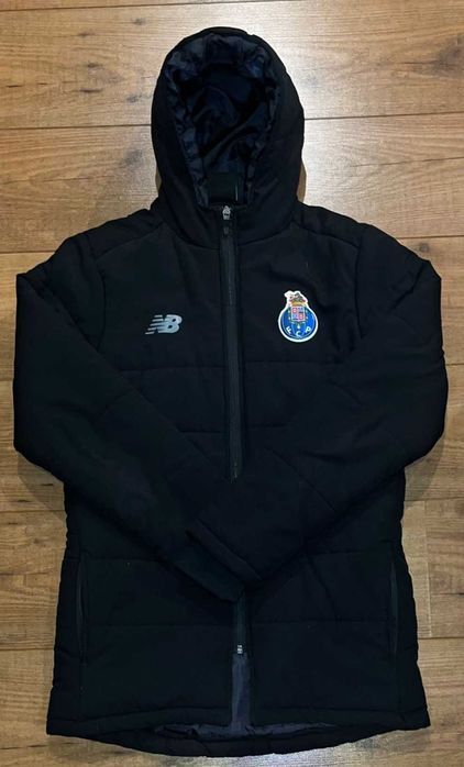 Kispo do FCP da New Balance em muito bom estado.Tam 158 -(10a 14 anos)