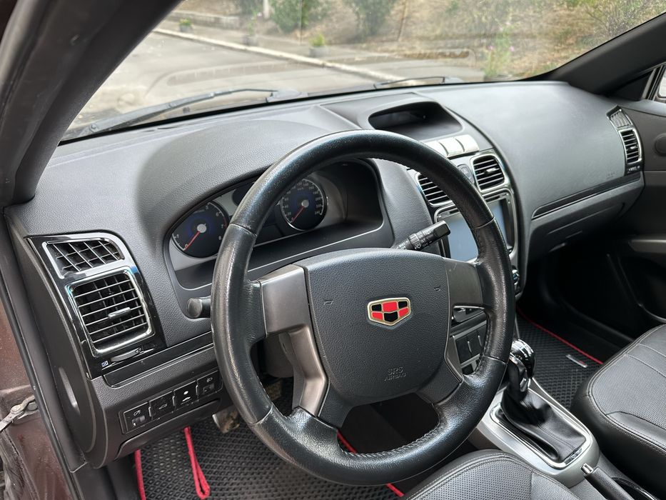 Geely Emgrand EC7 RV