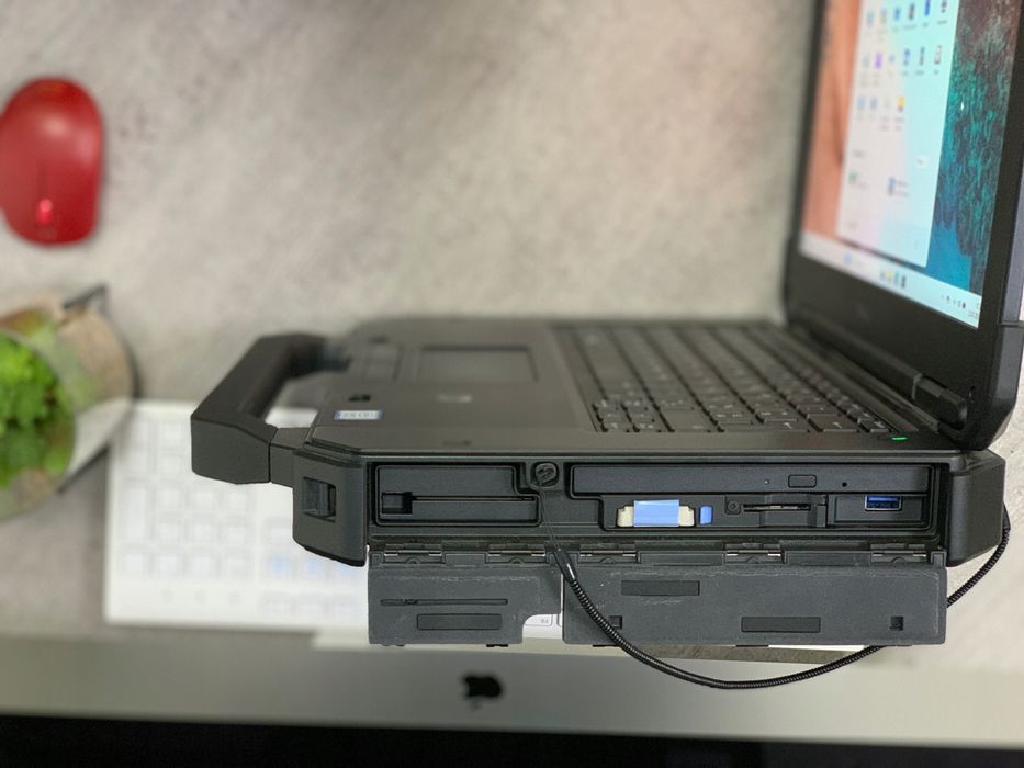 Pancerny Dell 7424 Rugged i7-8gen 16Gb 512SSD LTE - Laptop przemysłowy