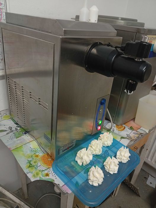 Automat,maszyna do bitej smietany Sanomat Euro Cream 5 l