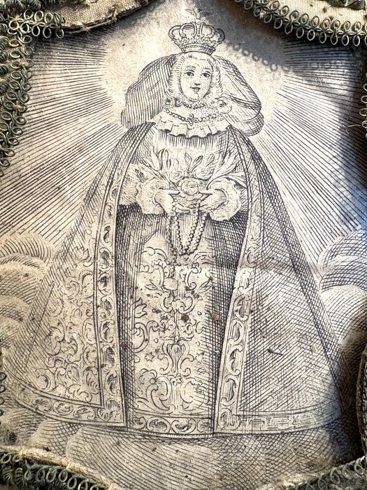 Lindissimo antigo registo bordado com imagem da Nossa Senhora