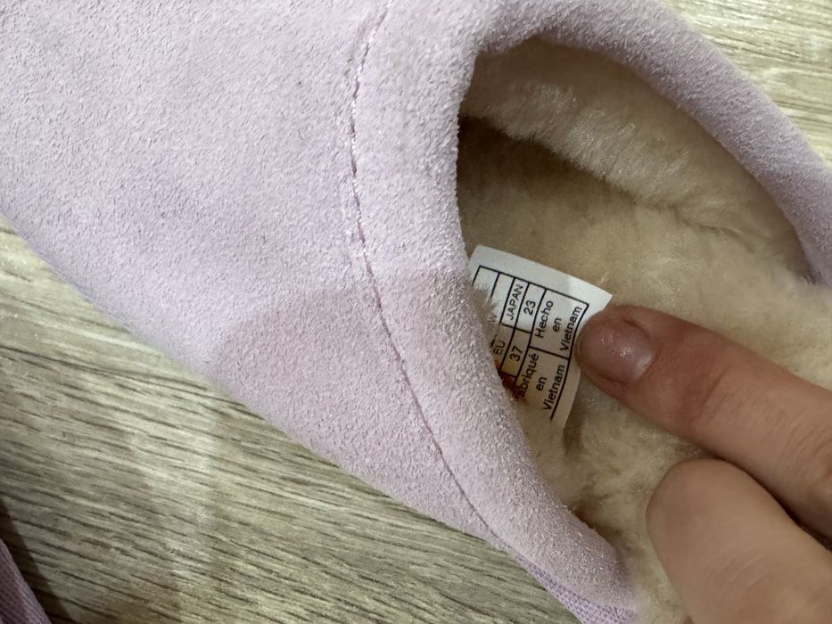 Продам тапочки ugg новые
