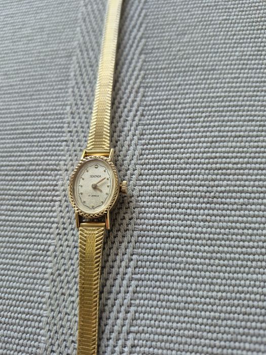 Śliczny stary zegarek mechaniczny Sekonda