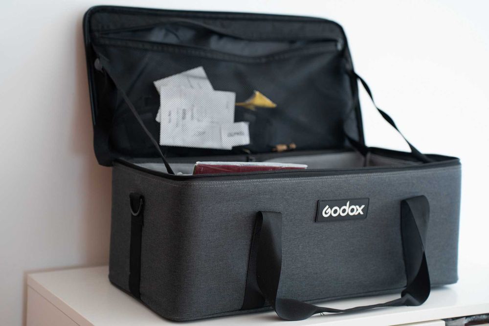 Godox SL150R RGB – Luz LED Profissional com mala e acessórios