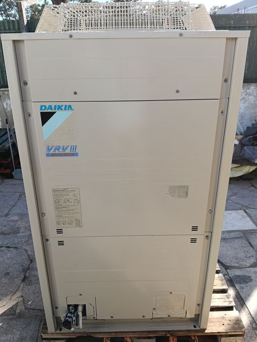 Daikin vrv III com 6 cassetes 4 vias.