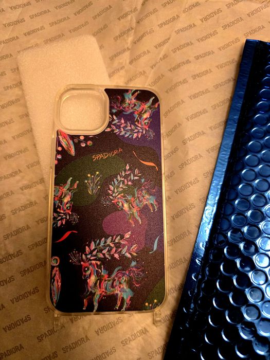 Etui na iPhone Spadiora konik kolorowy granatowy fioletowy