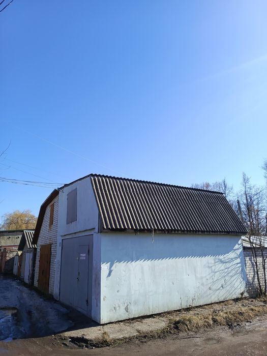 Вул.Корольова.Кутовий приватизований гараж .