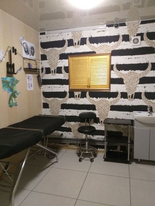 Продам коммерцию в центре города. Подвал / Тату салон