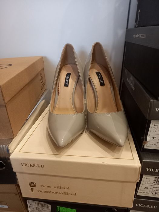 Czułenka lakierowane j. szary r 35