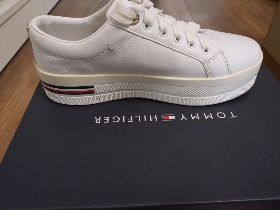 Tommy Hilfiger Sneakersy roz.38