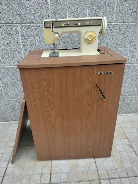 Máquina de costura Singer
