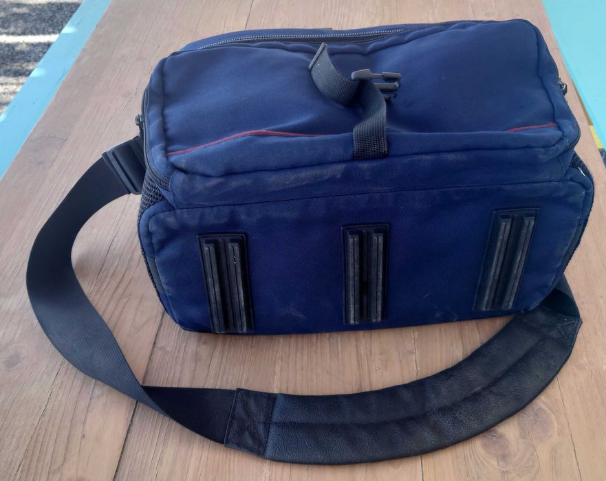 Lowepro Nova 5, bolsa de ombro para câmaras fotográficas.