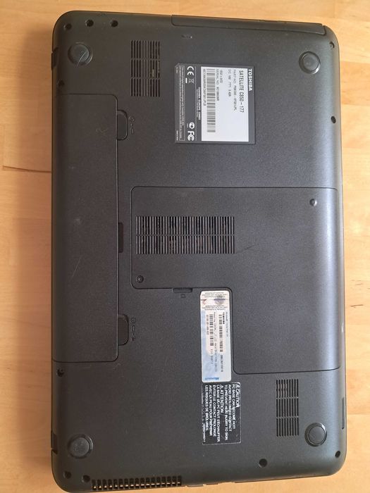 Komputer laptop Toshiba Satellite C850-177 używany 100% sprawny