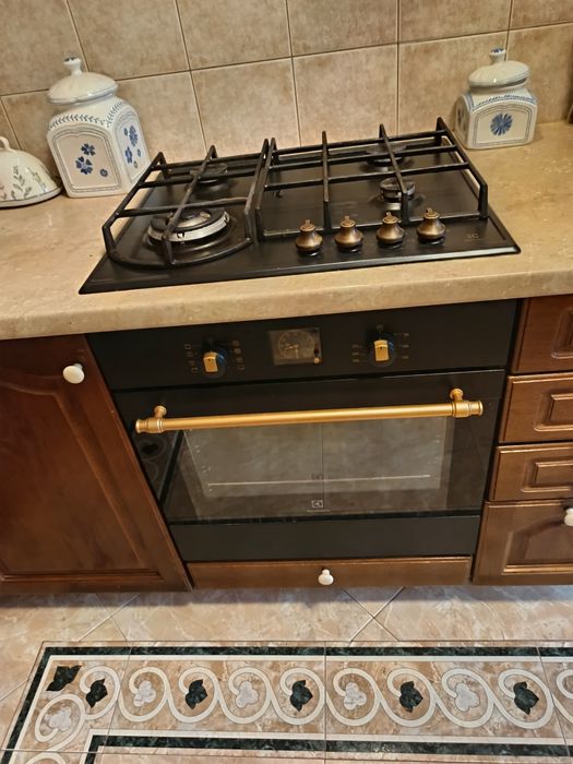 Piekarnik i płyta gazowa do zabudowy stan idealny -może być z szafką