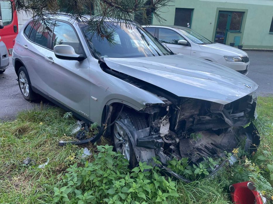 bmw x1 e84 x-drive kod lakieru 354 ,drzwi ,klapa, środek, skrzynia inn