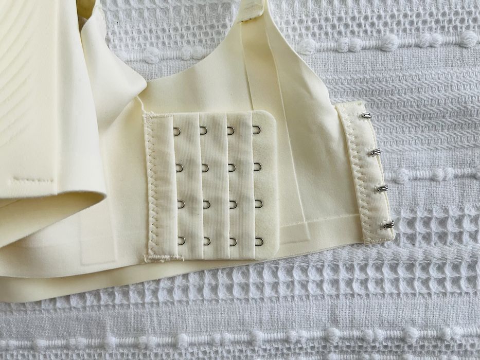 Бюст для годування чашка В, на обхват 85