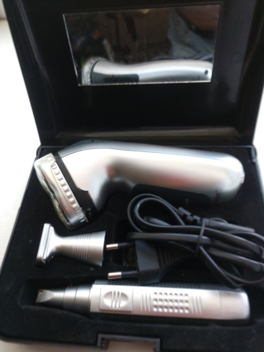 Электробритва аккумуляторная и триммер, набор. Китай