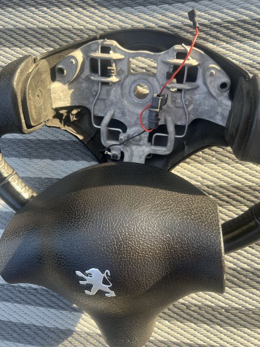 Кермо  peugeot з подушкою безпеки