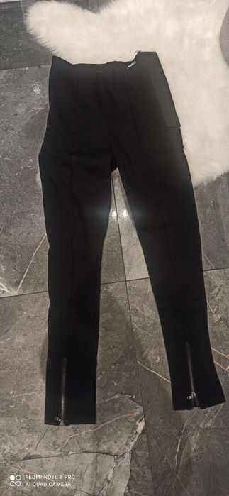Legginsy Guess czarne r. XS