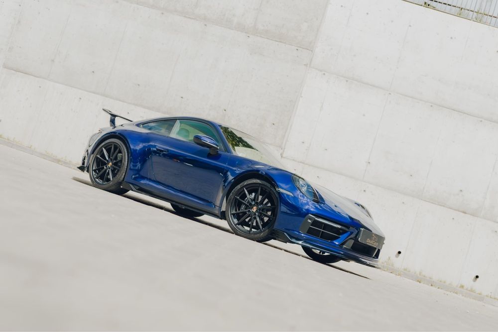 Wynajem Porsche 911 (992) Carrera 4, Pakiet Sport Chrono
