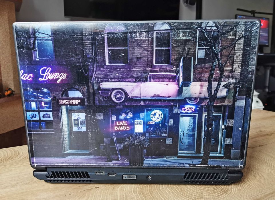 Laptop Clevo P150EM 15" i7-3610 / 16GB / SSD 256GB / Win 10 + Office 2021