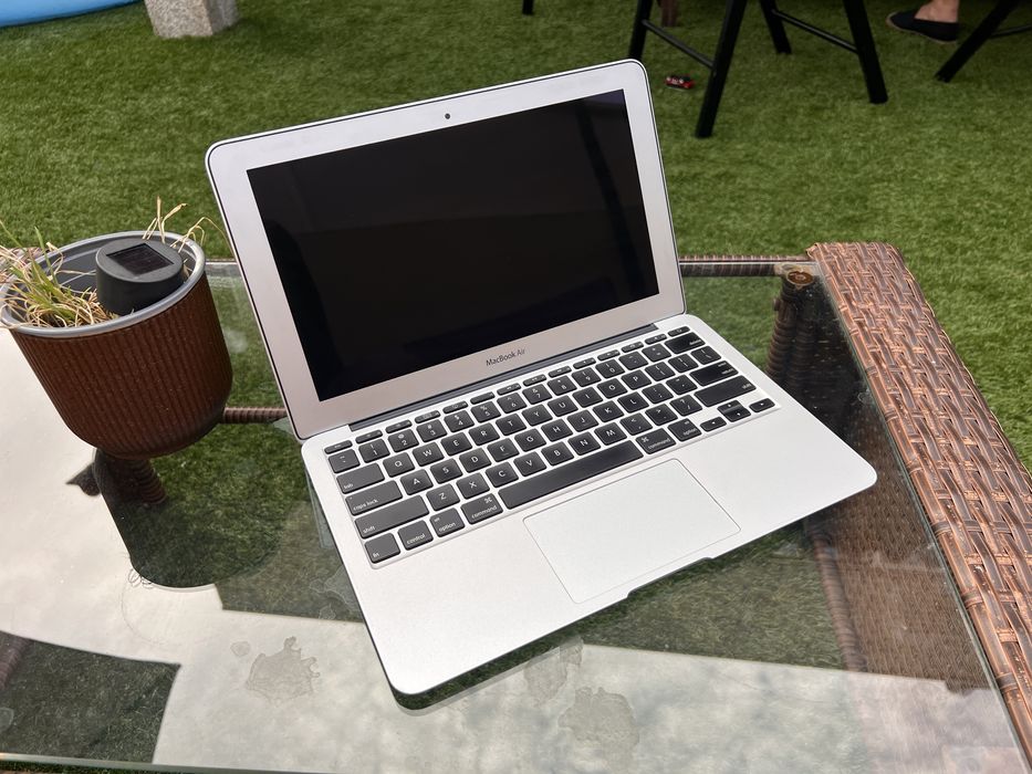Apple Macbook Air mid 2011