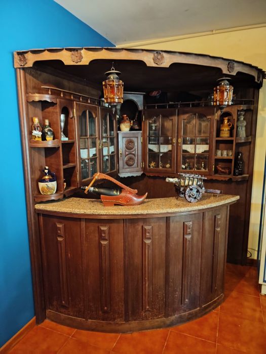 Bar regional em madeira