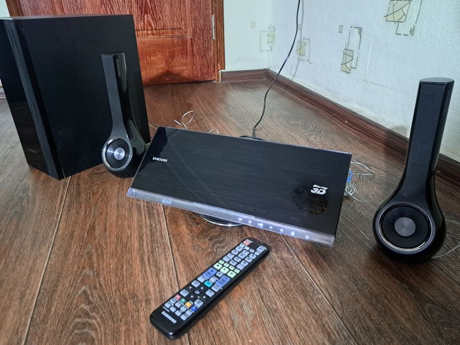 Домашній кінотеатр 2.1 Samsung HT-D7000 ,  400 Вт ,Blu-ray 3D