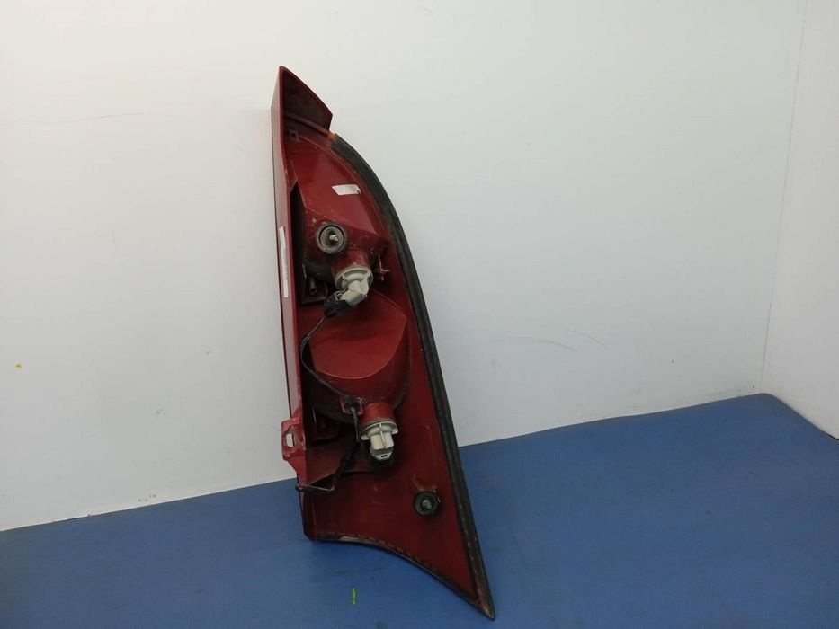 FAROLIM TRASEIRO DIREITO FORD FOCUS 2001 -C9DB