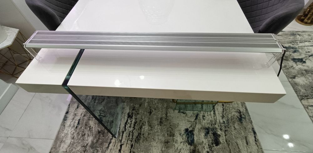 Week Aqua V900SE-K WRGB