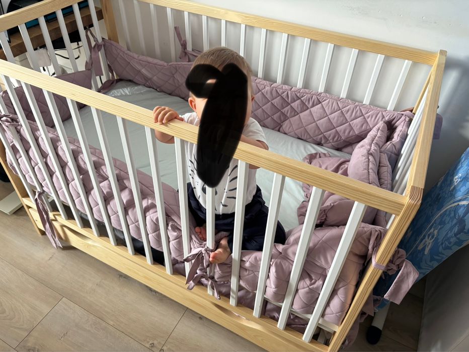 Łóżeczko z materacem