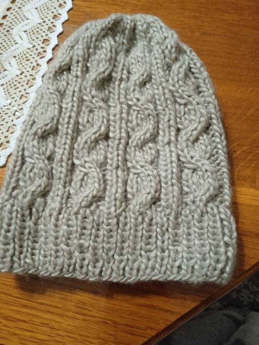 Шапки теплі ручної роботи нові