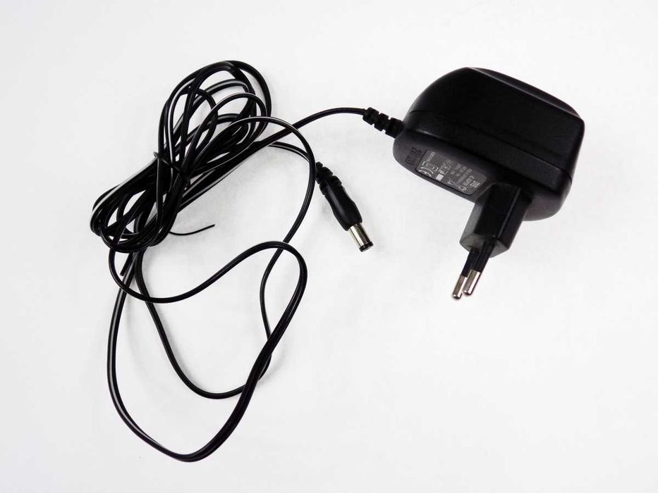 Zasilacz DVE 9V 600mA wtyk 5,5/ 2,0 mm