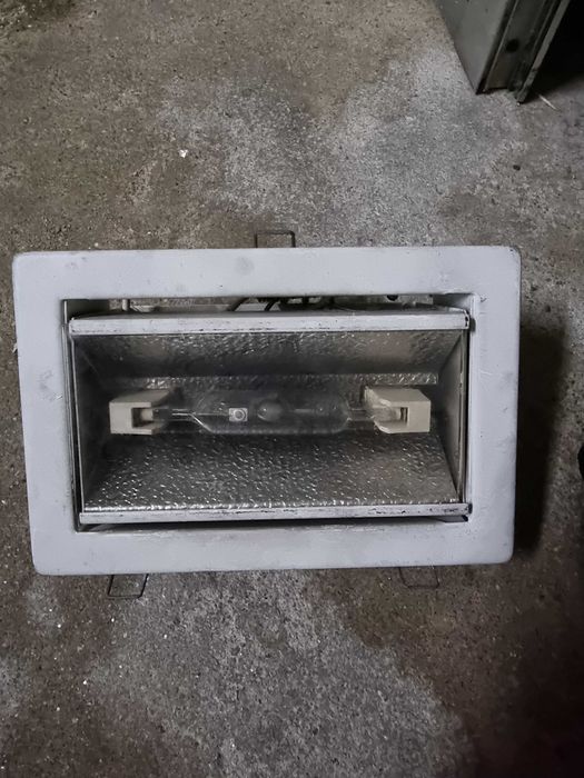 Adjustable Recessed Lighting64585425764226122