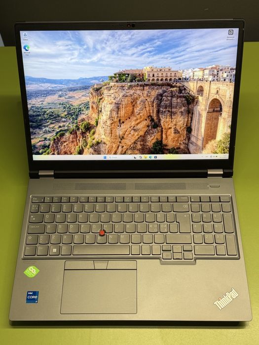 Lenovo Thinkpad P16 Gen2 (i7-13700HX, RTX 2000 8gb, 32gb, 1tb SSD)