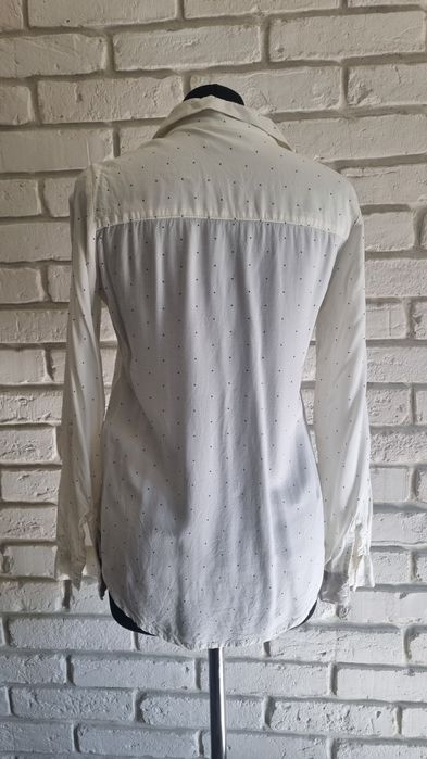 Biała koszula w kropki z House